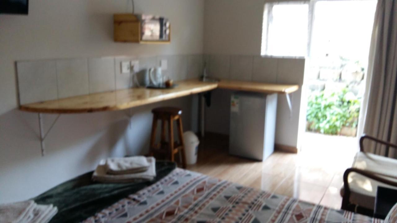 Babbling Brook B&B Closes At Half Past Eight エンパンゲニ エクステリア 写真